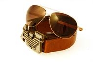 Sunglass Los Angeles in bronze (also in black) in very light Titanium and with a Polarized lens.